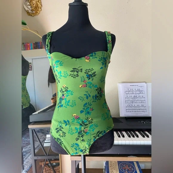 Hai studio original collection floral green body suit size m (us6) - Picture 11 of 13